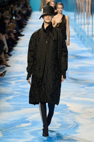 Look 72